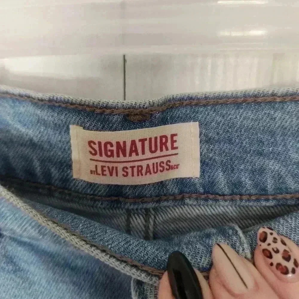Signature by Levi Strauss & Co. Light Wash Denim Skirt Size 14 - Picture 9 of 15